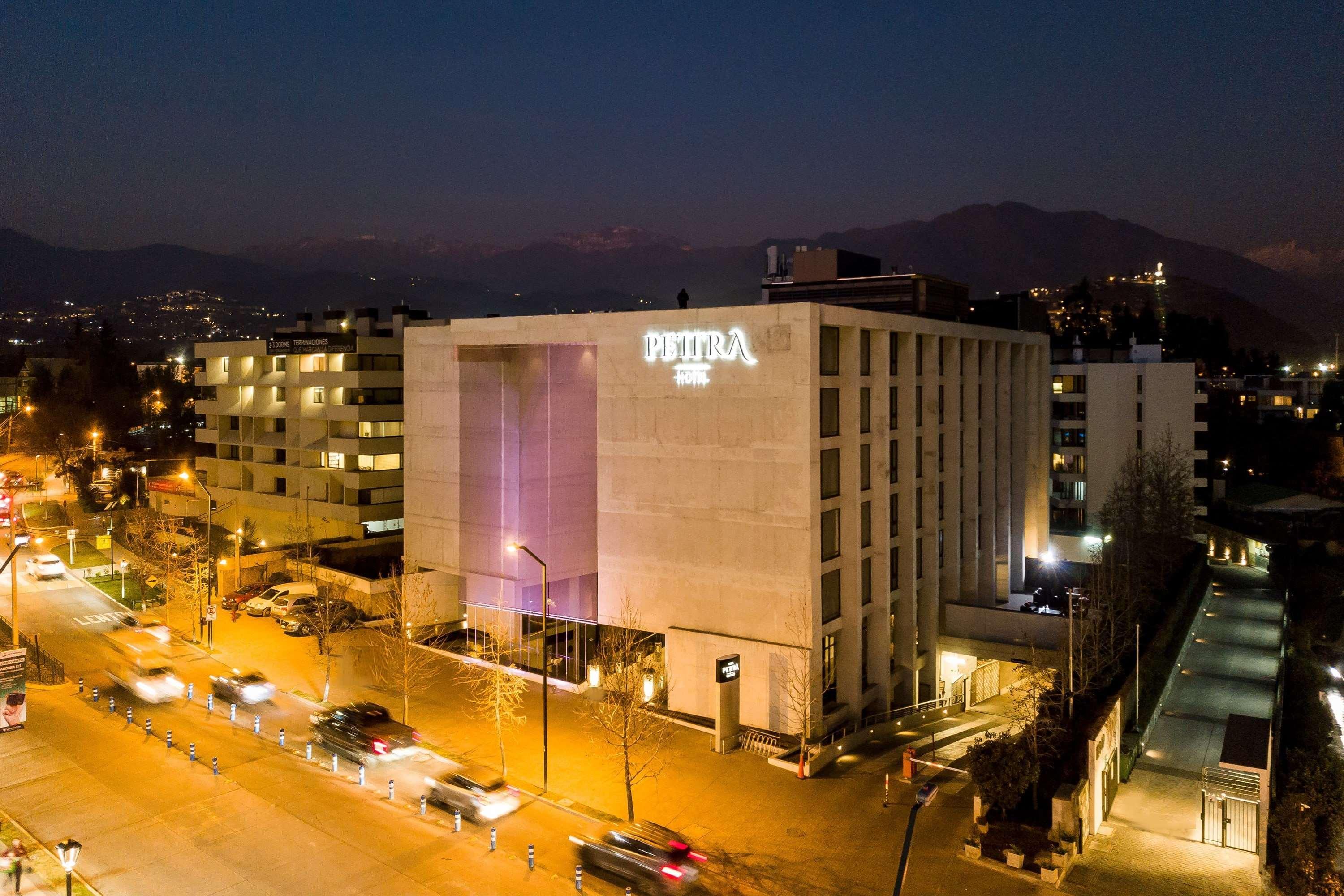 Hotel Wyndham Santiago Pettra Exterior foto